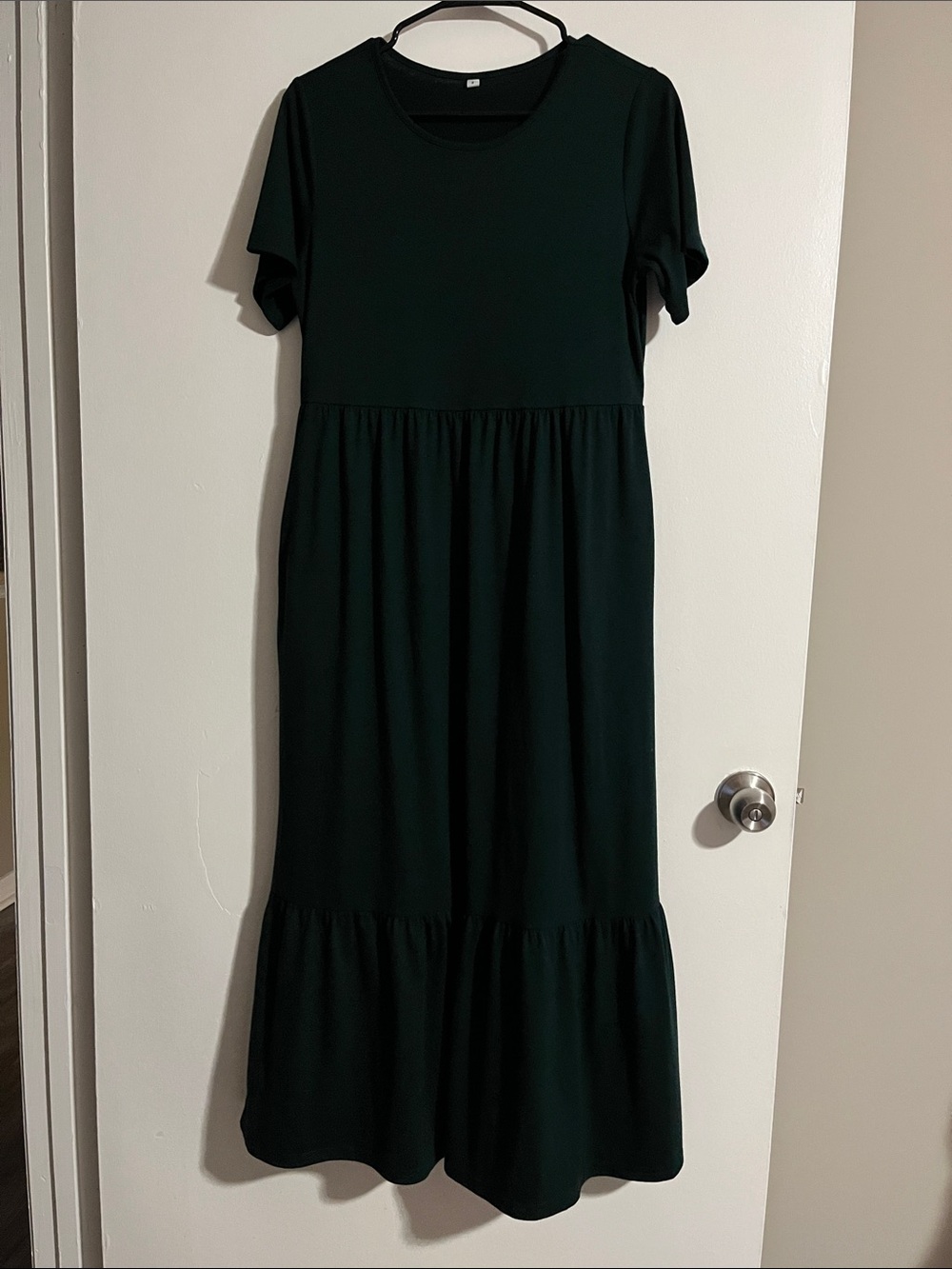 Short-Sleeve Dark Green Maxi Dress with Gathered Waist and pockets
